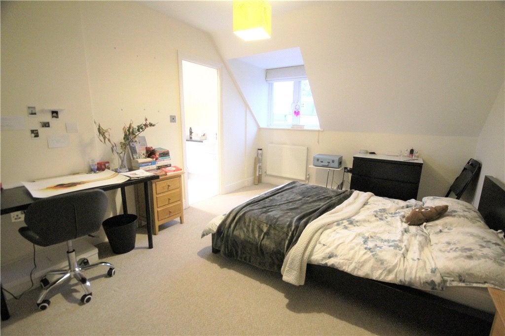 Flat Egham Hill in Borough of Runnymede