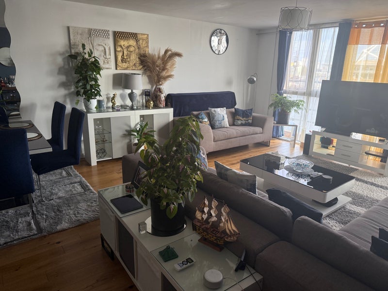 Flat Rayleigh Road in Greater London