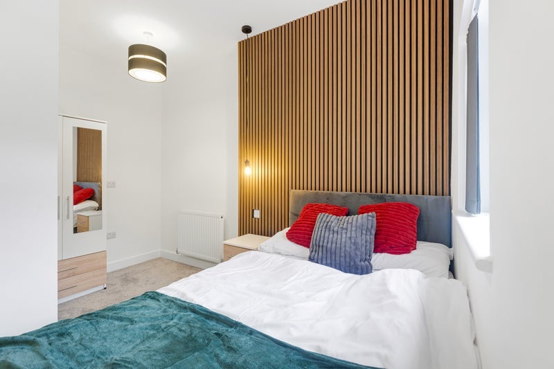 Room Elaine Street in Warrington