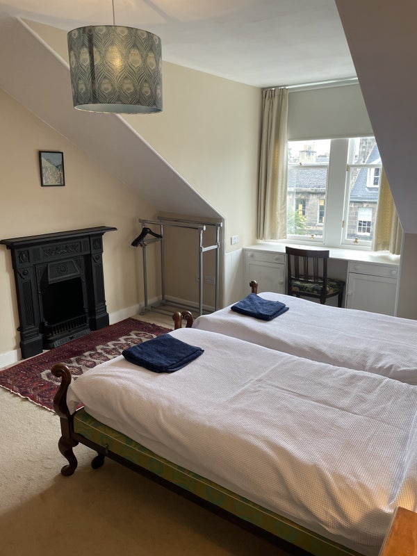 Room Newhaven Road in City of Edinburgh