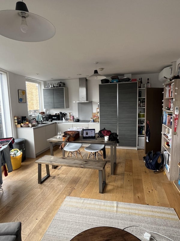 Flat Cadogan Terrace in Greater London