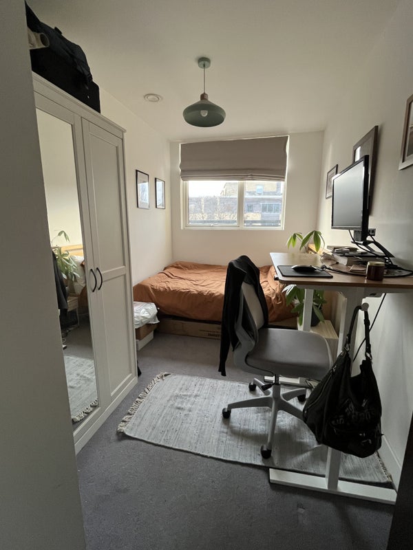 Flat Cadogan Terrace in Greater London