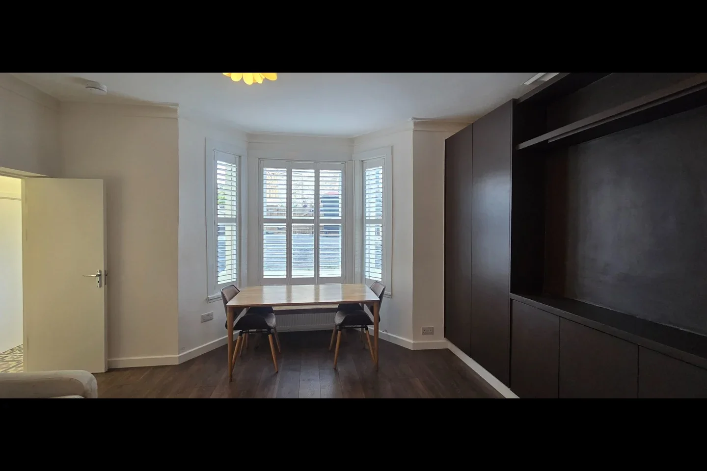 Flat Trinity Road in Greater London