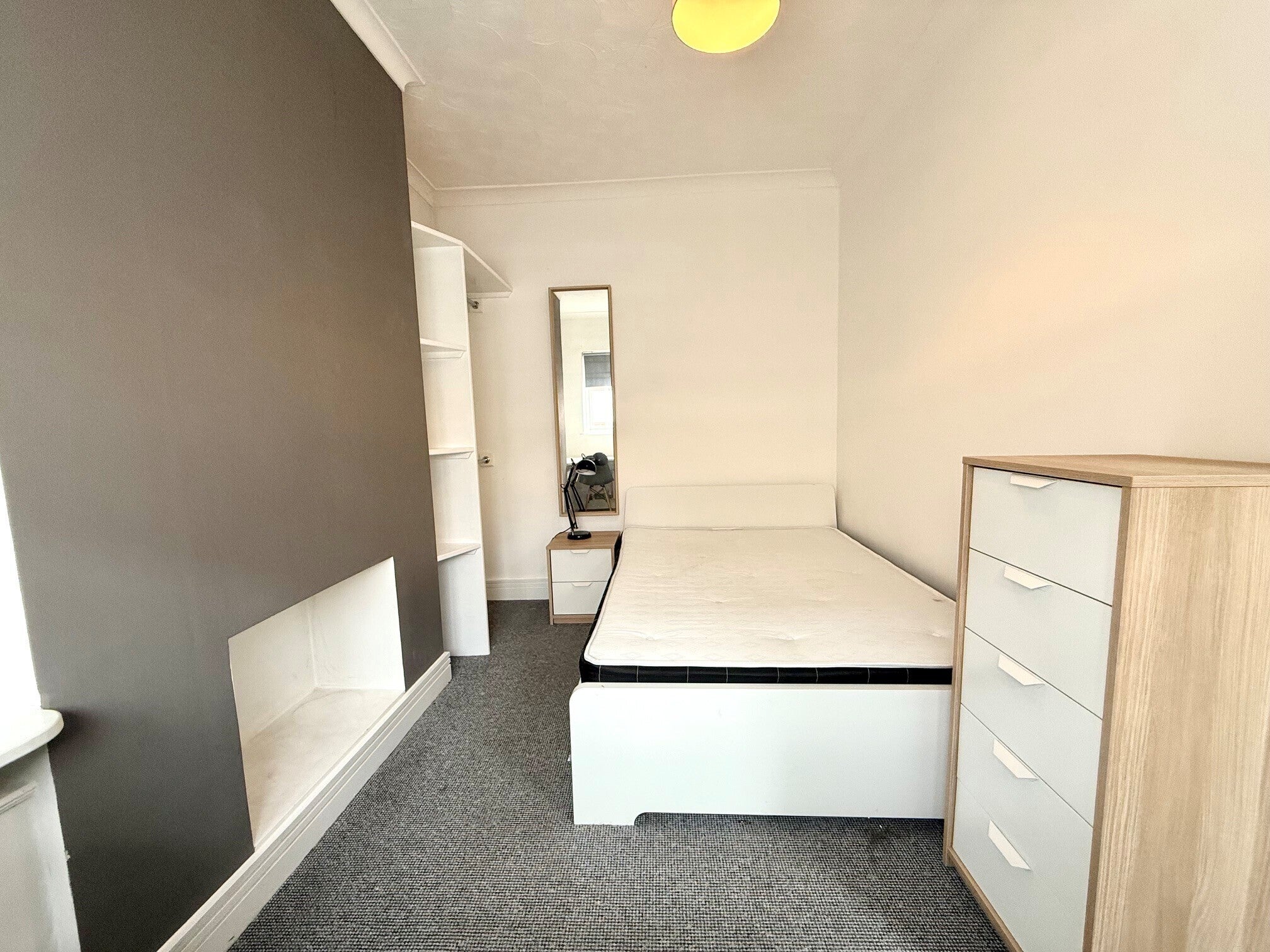 Room George Street in Wakefield