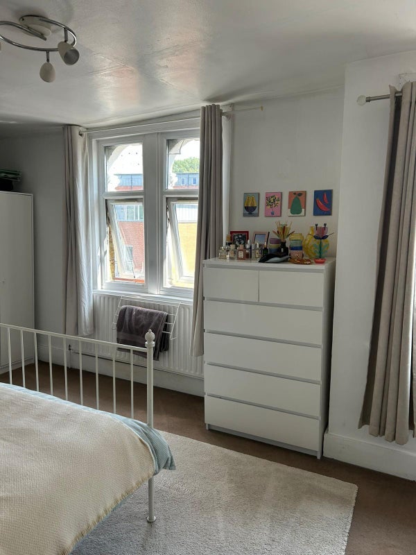 Room Bouverie Road in Greater London