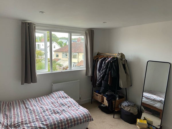 Flat Greenhill Grove in Bristol