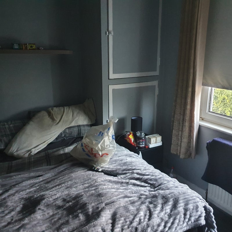 Room Green Farm Road in Cardiff