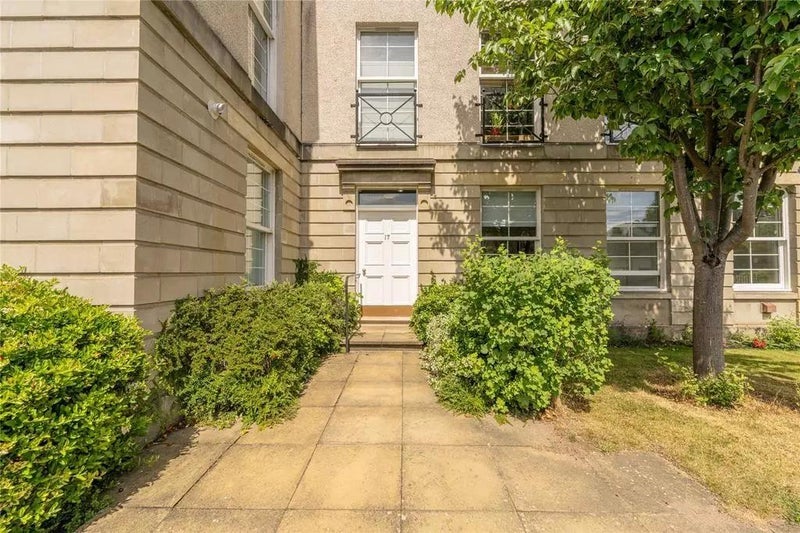 Flat Grandfield in City of Edinburgh