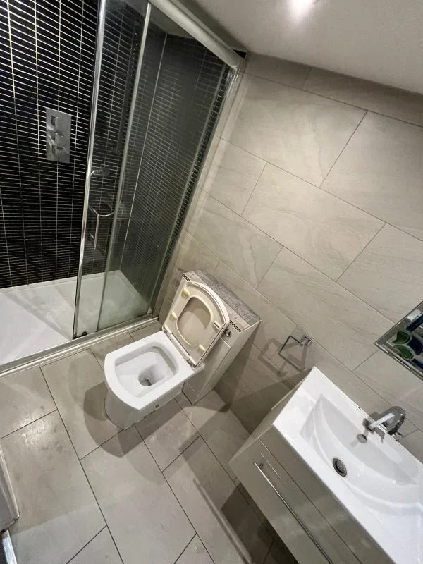 Room Whybridge Close in Greater London