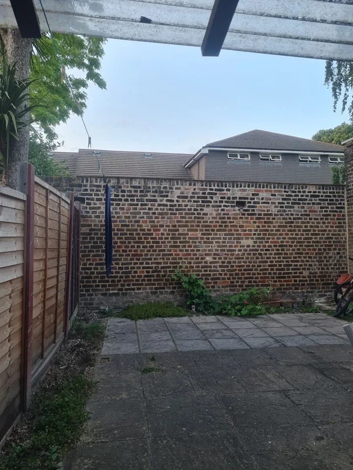 House Ferndale Road in Greater London