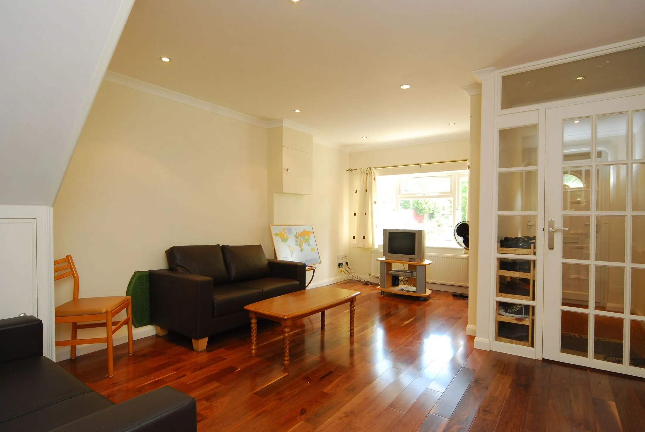 House Willow Road in Greater London