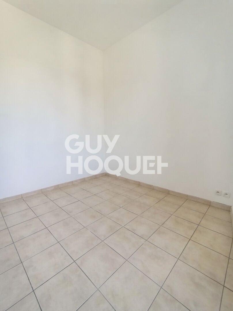 Flat D 833 in Ivry-la-Bataille
