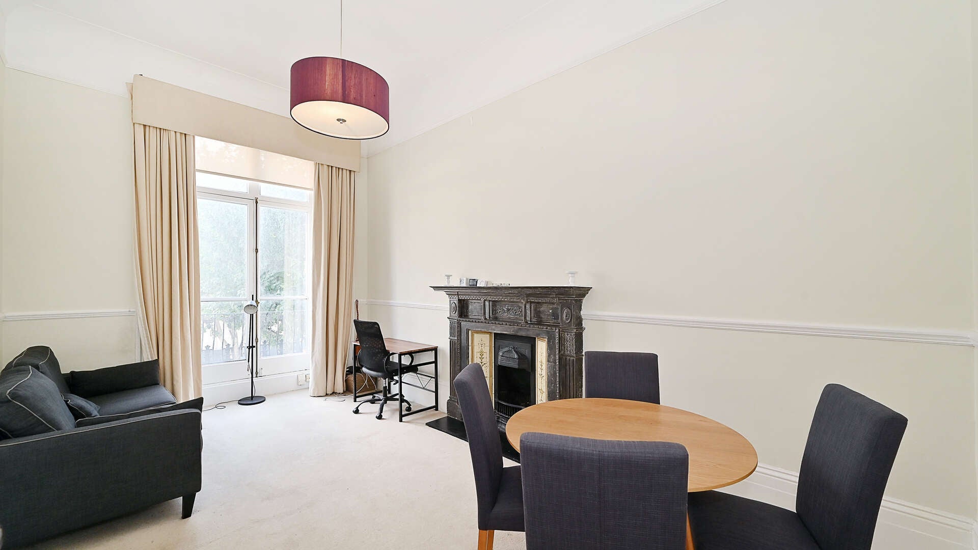Flat Hollywood Road in Greater London