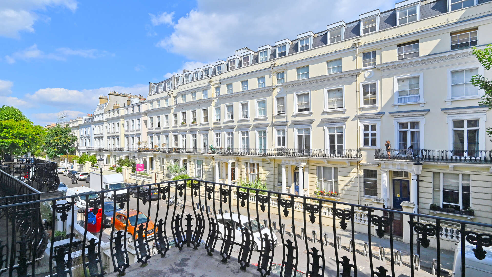 Flat Hollywood Road in Greater London