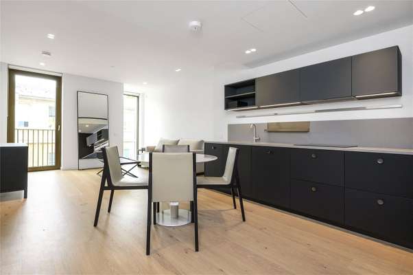 Flat Little Britain in City of London