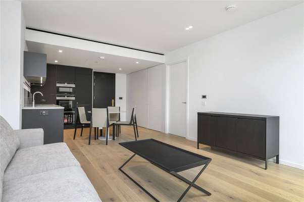 Flat Little Britain in City of London