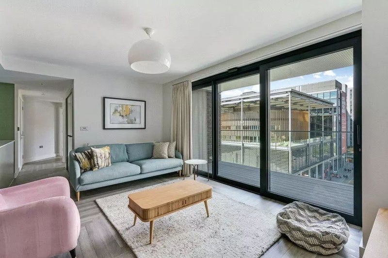 Room Olympic Way in Greater London