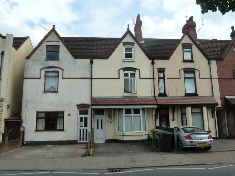 Flat Attleborough Road in Nuneaton and Bedworth