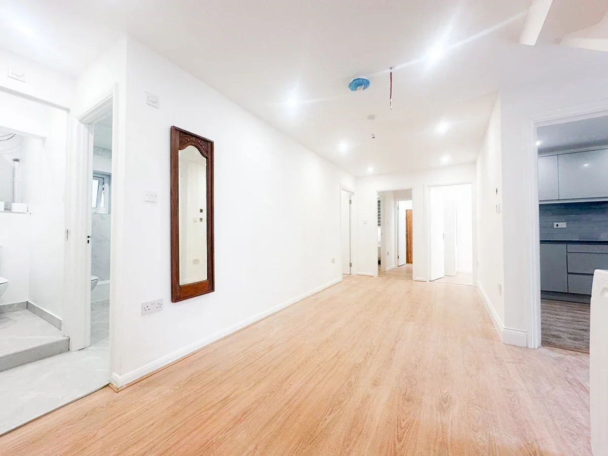 Flat Millers Terrace in Greater London