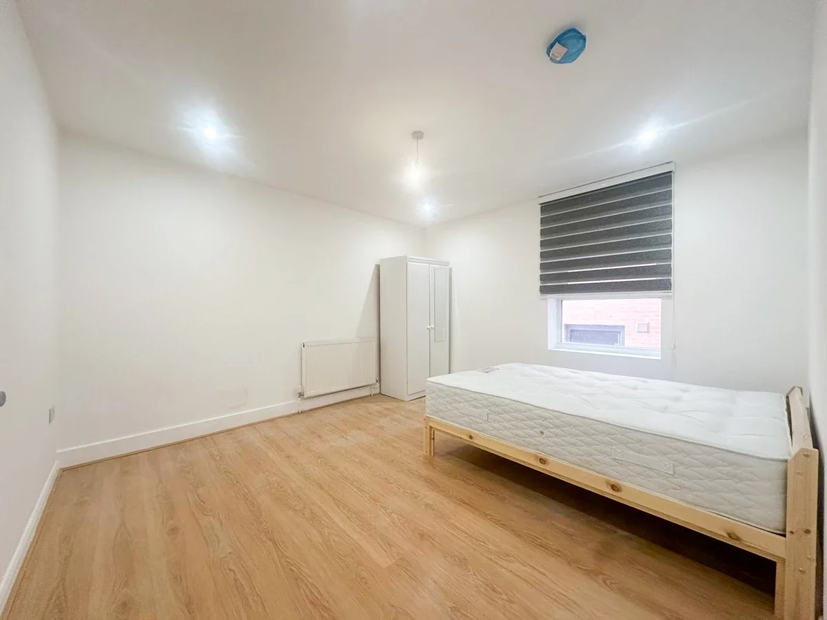 Flat Millers Terrace in Greater London