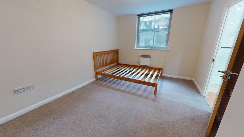 Flat Beatrice Avenue in Greater London