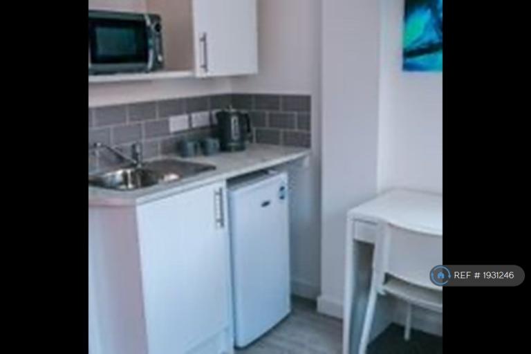 Flat Carol Gardens in Dudley