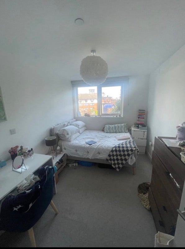 Room Trafford Road in Salford