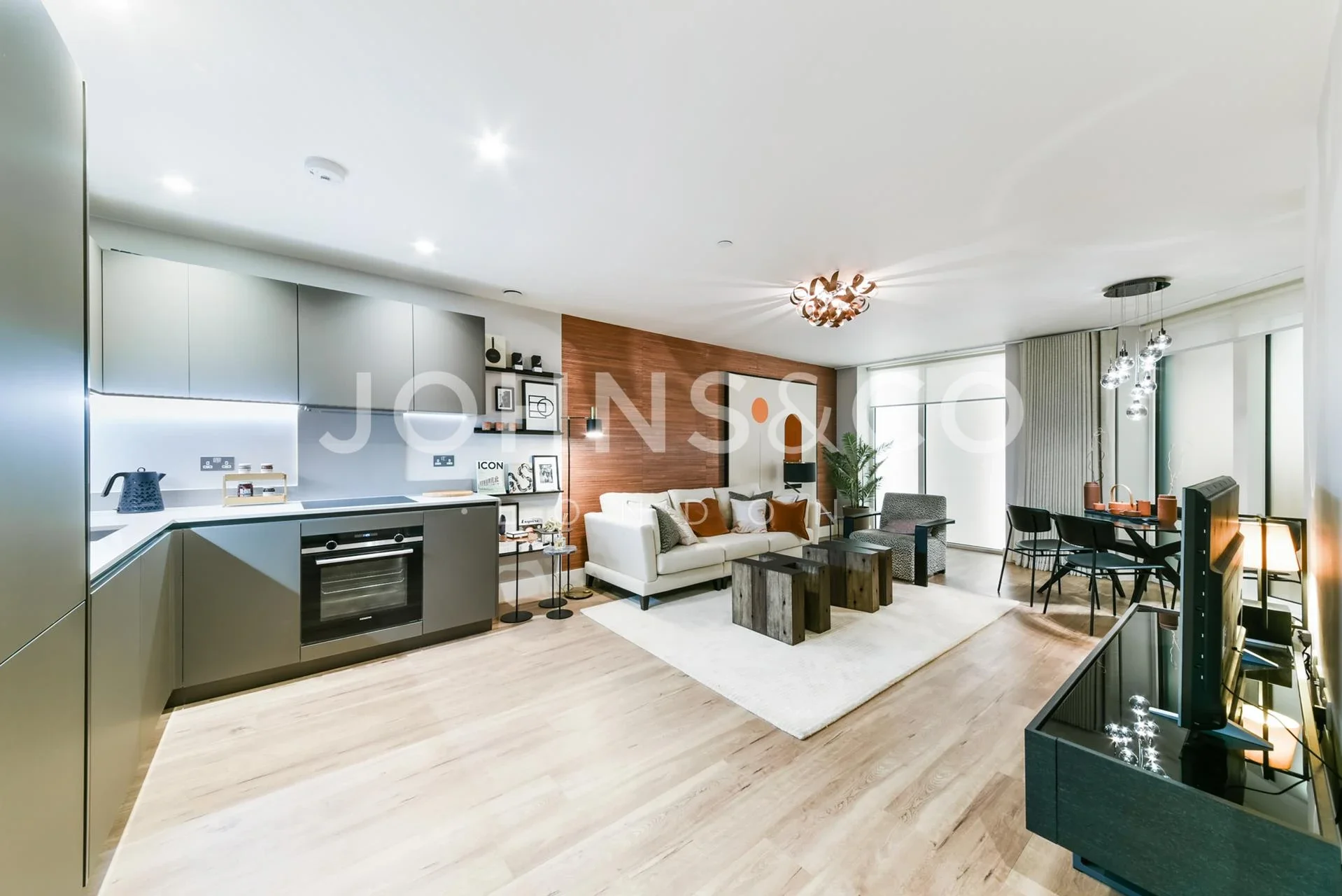Flat Daneland Walk in Greater London