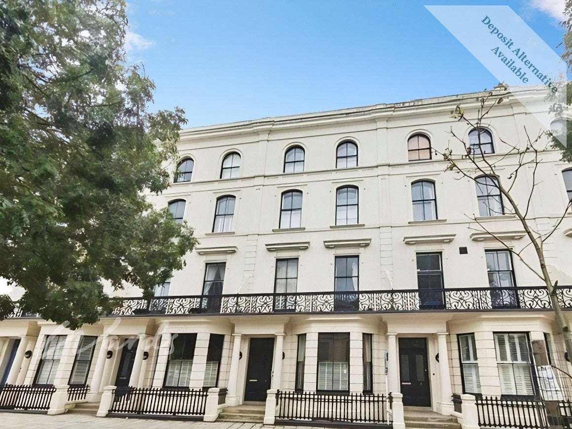Flat Cambridge Terrace in Dover