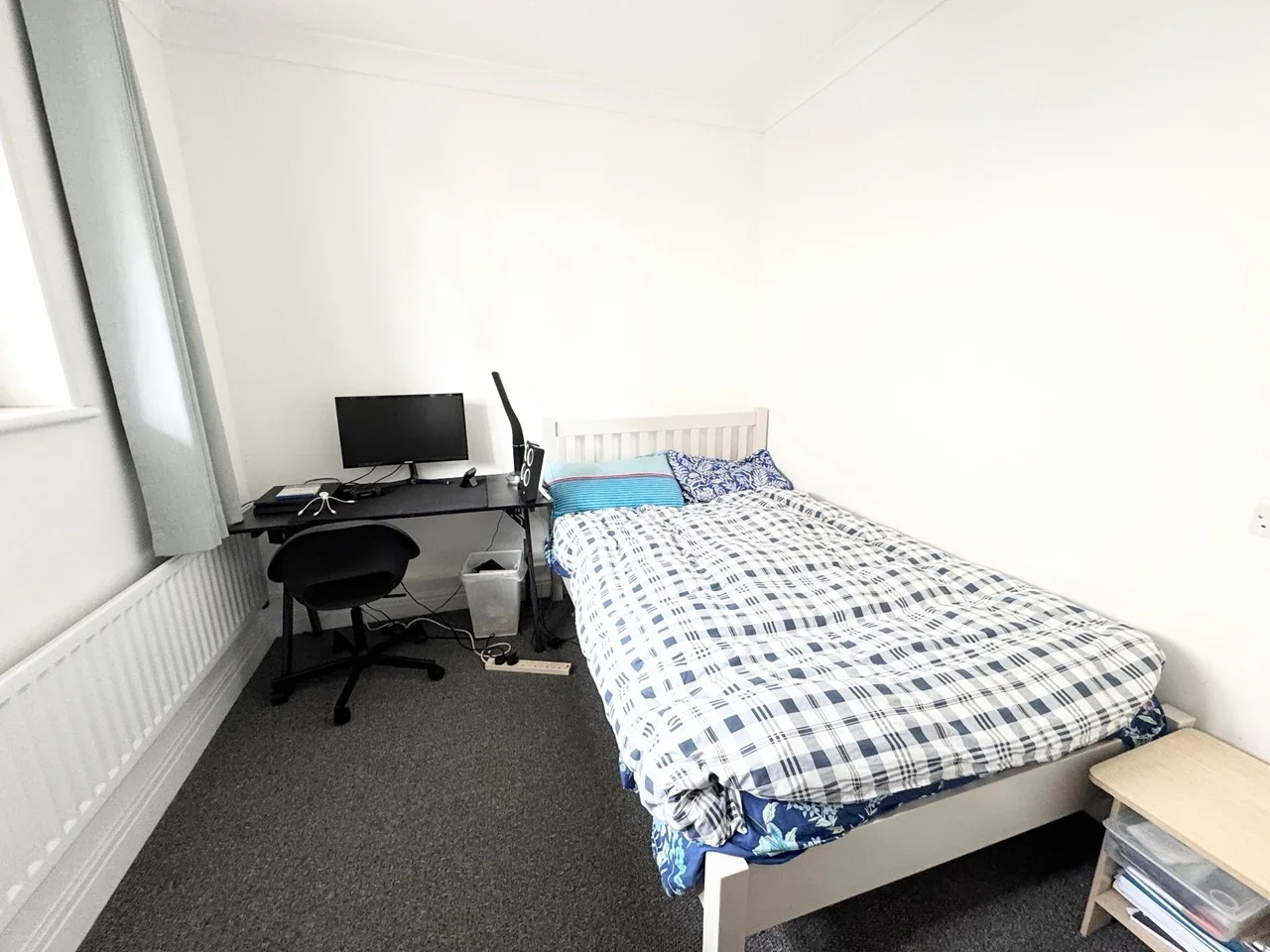 Flat Warwick Road in Greater London