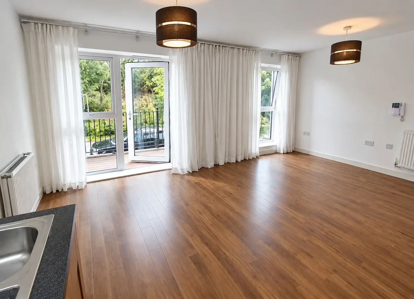 Flat Alcock Crescent in Greater London
