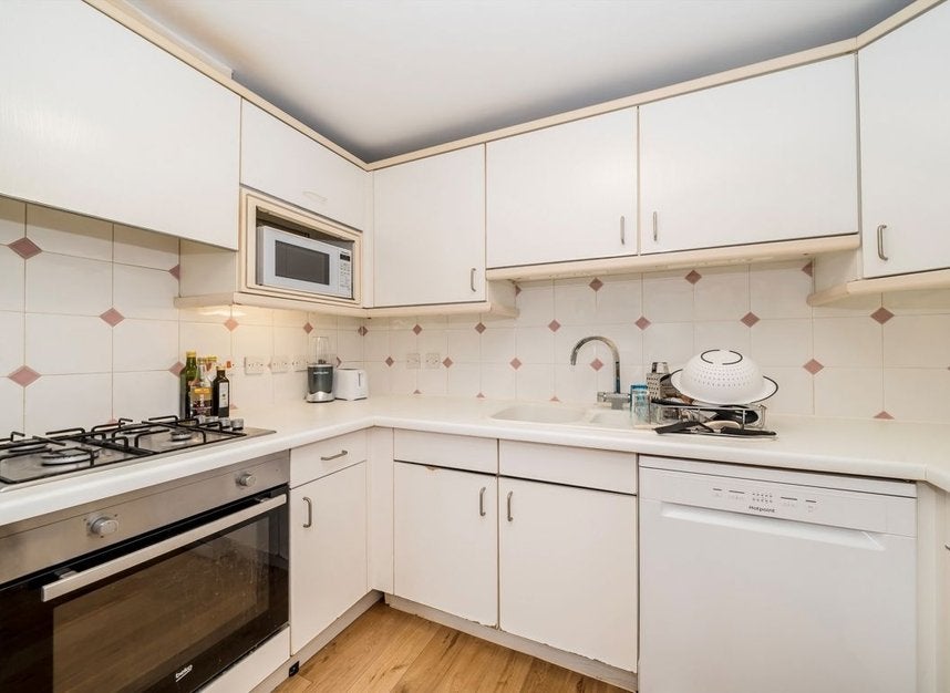 Flat Harrow Road in City of Westminster
