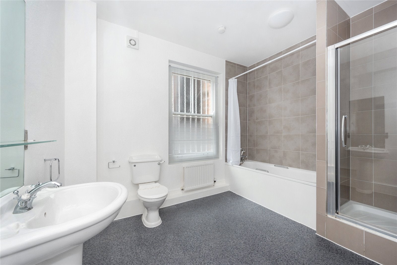 Flat King Street in Greater London