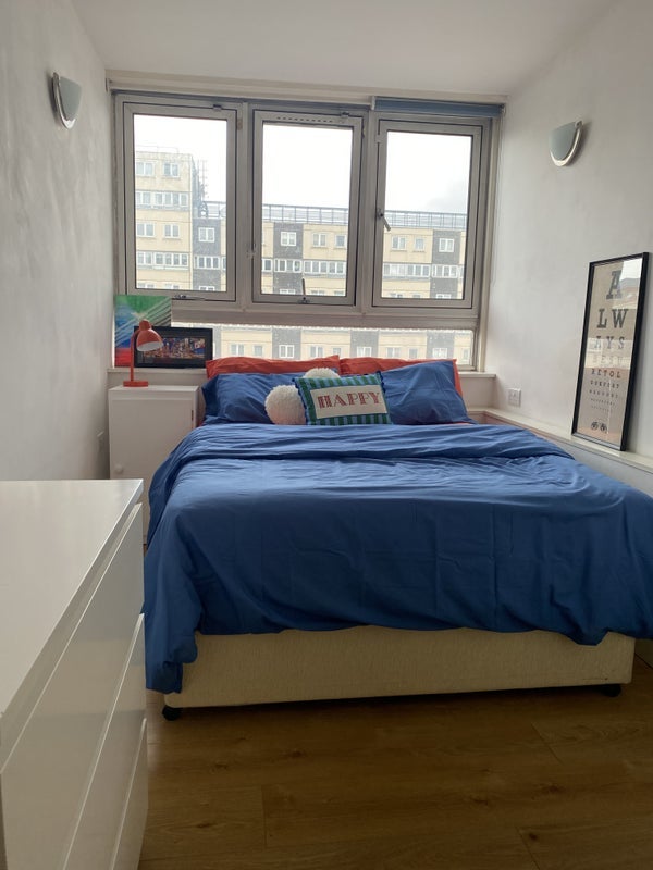Flat Francis Chichester Way in Greater London