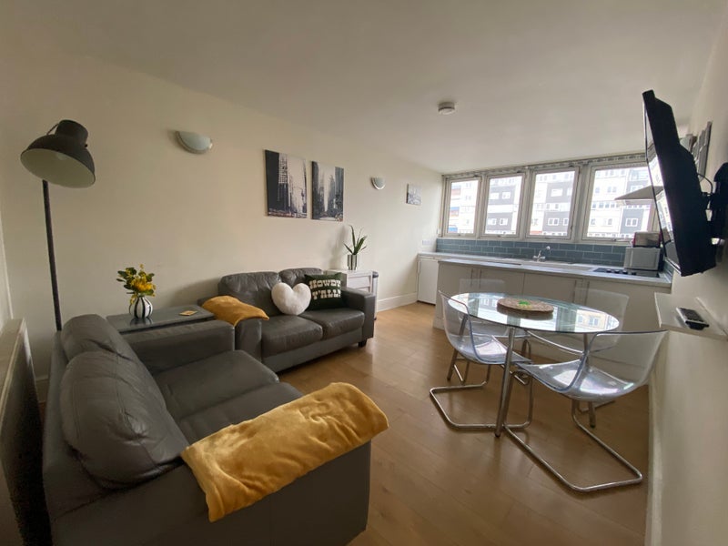 Flat Francis Chichester Way in Greater London