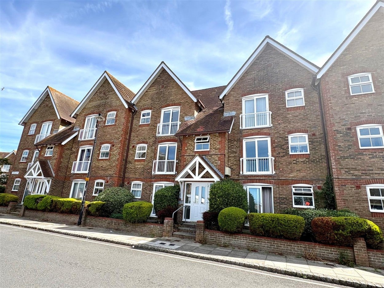Flat Purbeck Place in Arun