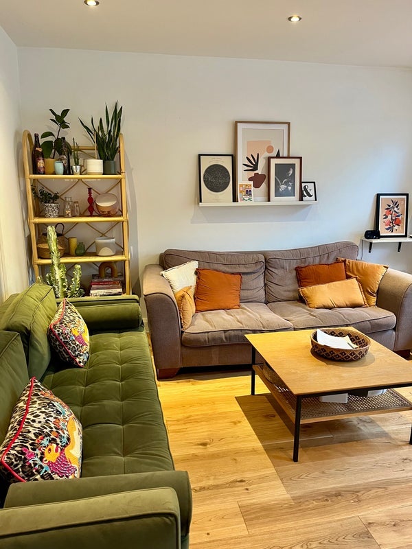 Room Burnham Way in Greater London