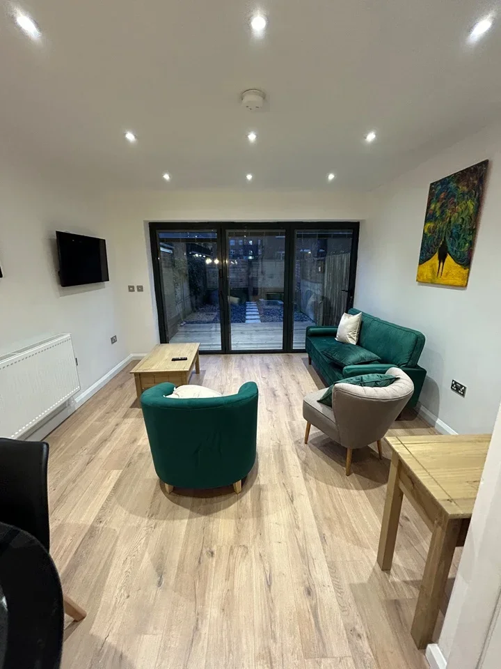 Room Phelp Street in Greater London