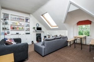 Flat Bedford Hill in Greater London