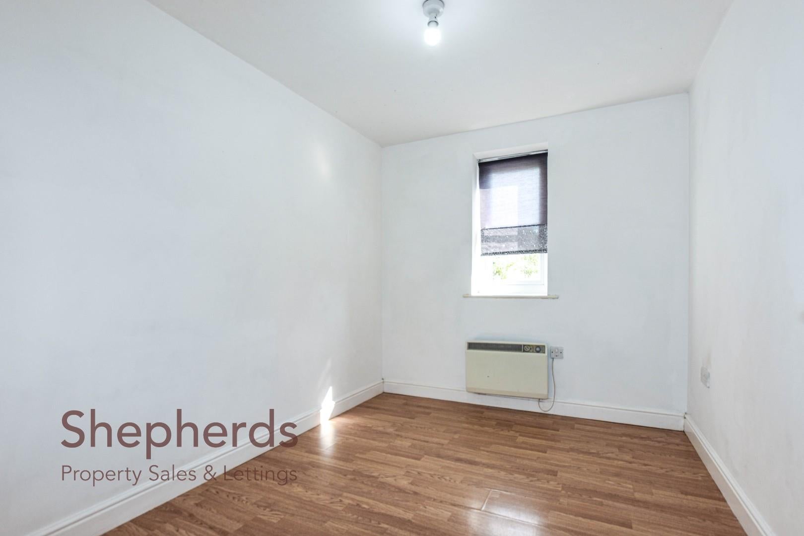 Flat Plomer Avenue in Hoddesdon