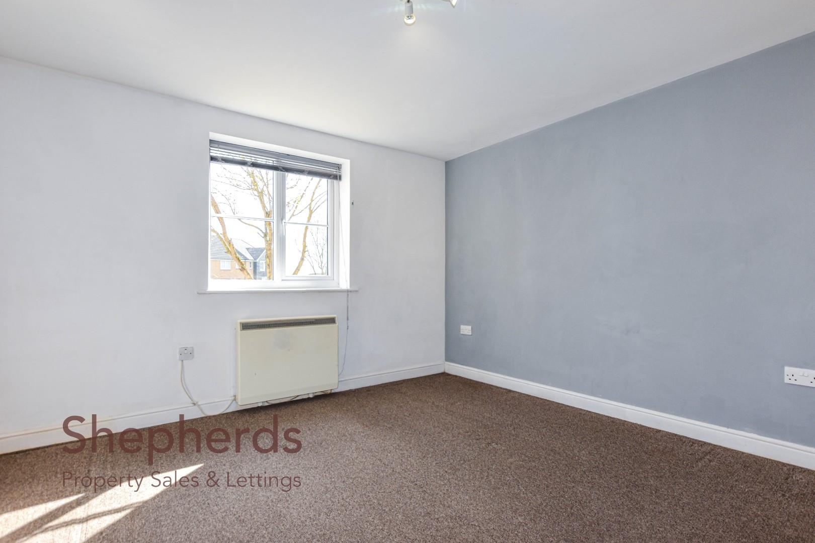 Flat Plomer Avenue in Hoddesdon