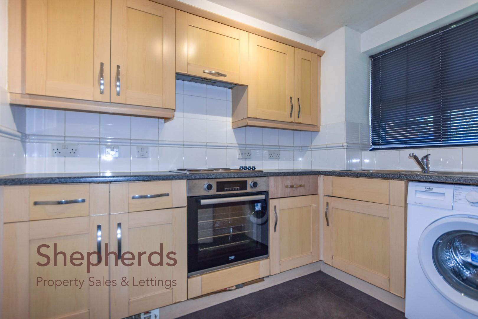 Flat Plomer Avenue in Hoddesdon