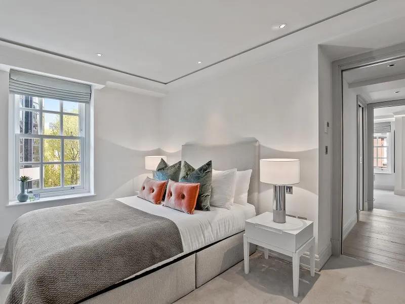 Flat Great Peter Street in London