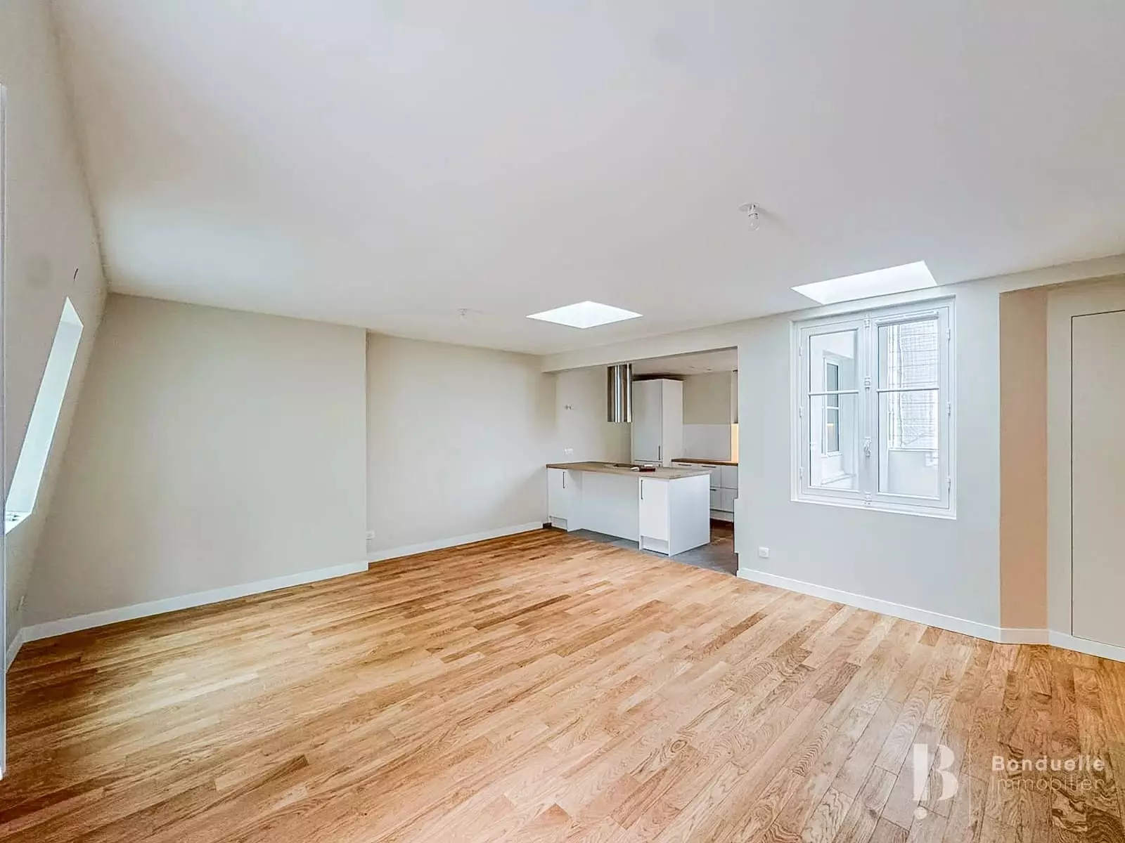 Appartement Rue de Bassano à Paris