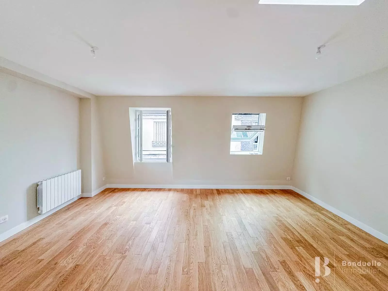 Appartement Rue de Bassano à Paris