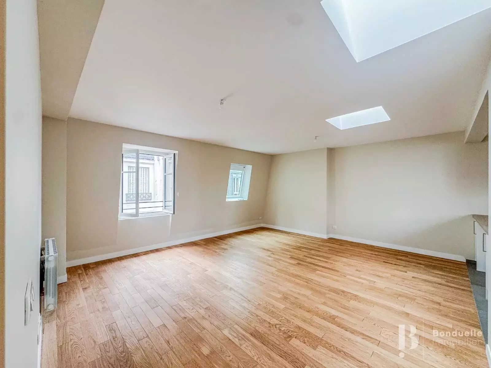 Appartement Rue de Bassano à Paris