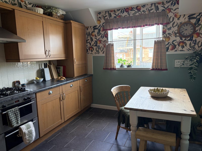 Room Netherlee Court in Clarkston