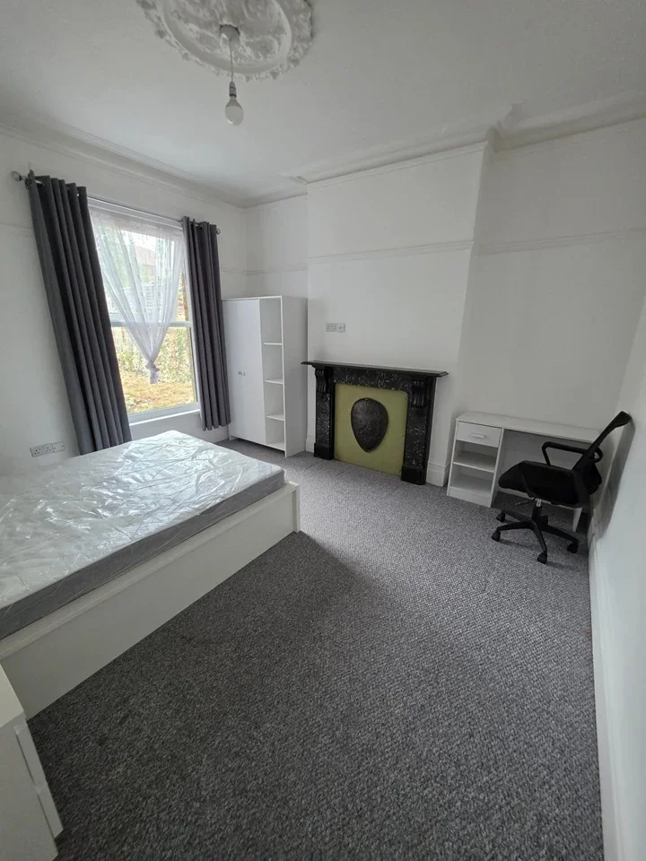 Room Old Road West in Gravesham