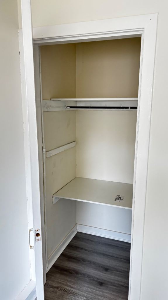 Flat Woodside Crescent in Paisley