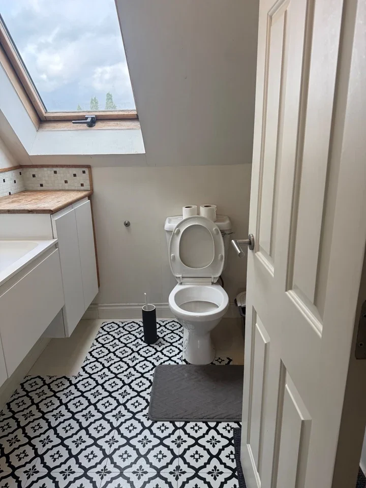 Room Floathaven Close in Greater London